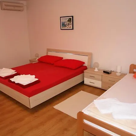 Apartman 1 *