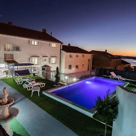 1 Apartment