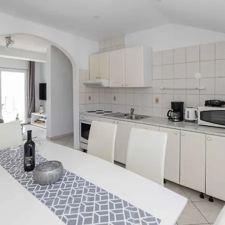 Apartment 1 *