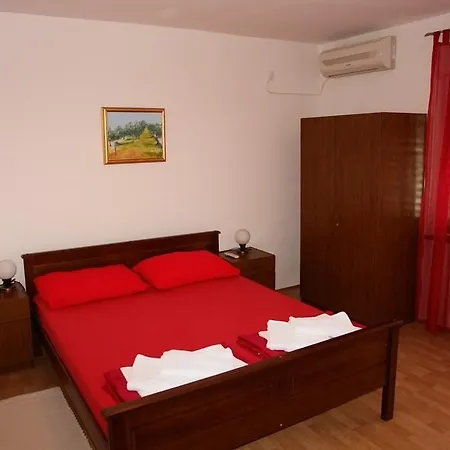 Apartman 1 *